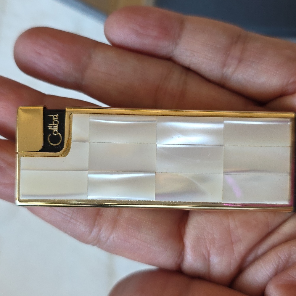 Vintage Colibri Gold and White Vintage Electro-Quartz Lighter - Picture 2 of 6